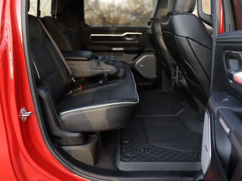 Used 2025 RAM 1500 Laramie w/ Night Edition image 34