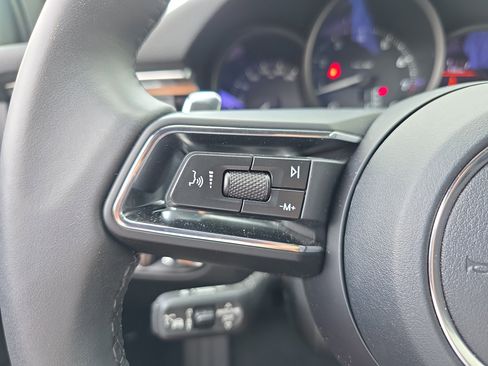 Used 2026 Porsche Macan AWD/4WD image 21