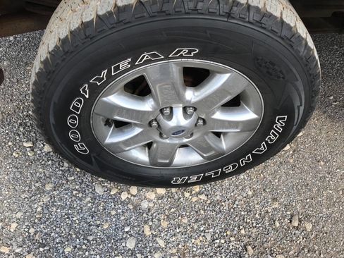 Used 2014 Ford F150 Lariat w/ Lariat Chrome Package AWD/4WD image 28