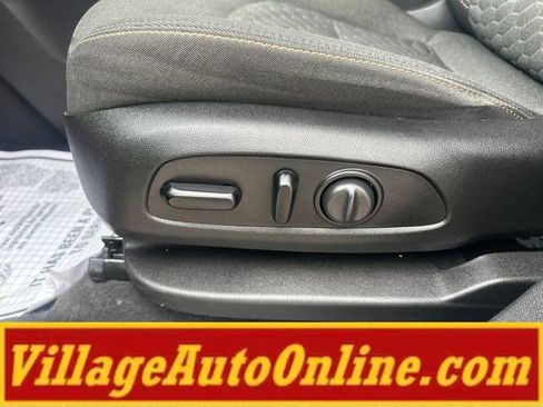 Used 2019 Chevrolet Equinox LT FWD image 15
