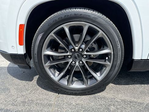 Used 2024 Jeep Grand Wagoneer L Series III w/ Quick Order Packagew 28T AWD/4WD image 10