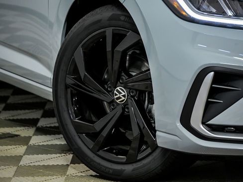 New 2026 Volkswagen Jetta SE image 3