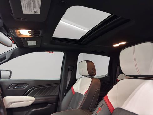 Used 2024 GMC Canyon AT4X image 5