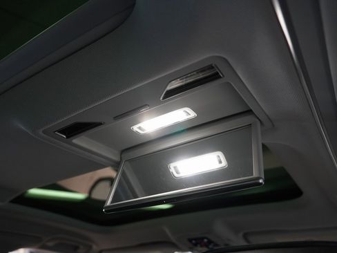 Used 2022 Audi A8 L 3.0T image 37