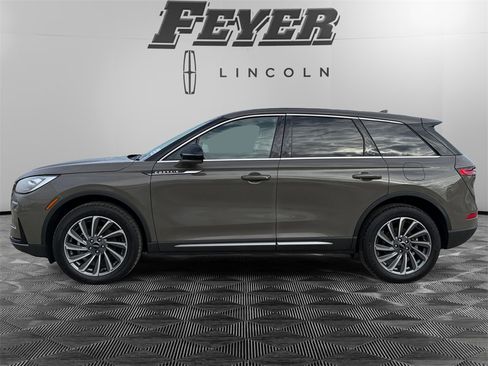 Used 2025 Lincoln Corsair Reserve image 2