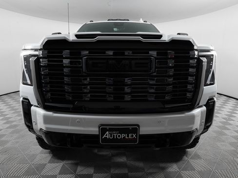 Used 2025 GMC Sierra 3500 Denali Ultimate image 3