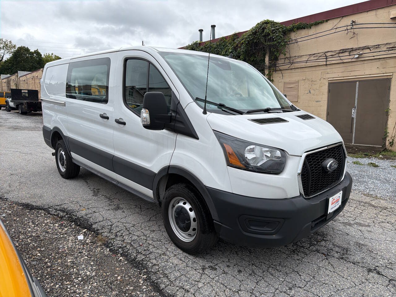 Used 2022 Ford Transit 250 Low Roof RWD image 19