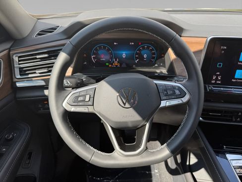New 2026 Volkswagen Atlas SE image 12