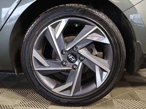 Certified 2025 Hyundai Elantra SEL FWD image 21