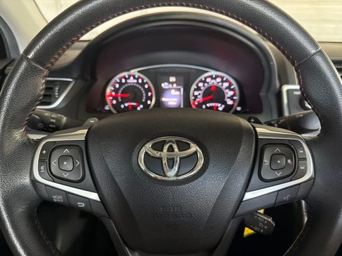 Used 2015 Toyota Camry SE FWD image 22