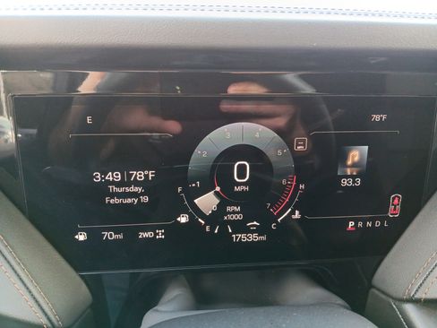 Used 2025 GMC Yukon AT4 w/ AT4 Premium Package image 12