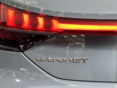 Used 2022 Audi e-tron GT Premium Plus image 14