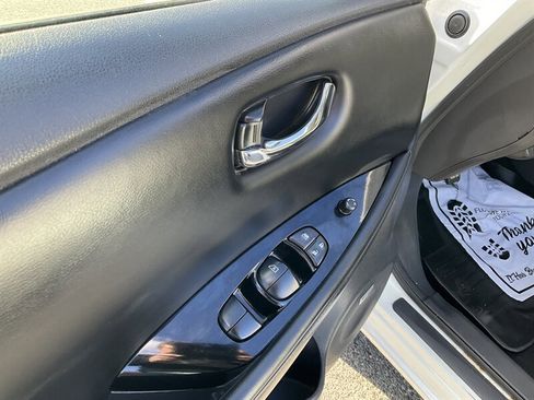 Used 2014 Nissan Leaf SL w/ Premium Package image 16