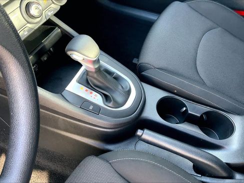 Used 2024 Kia Forte LXS FWD image 17