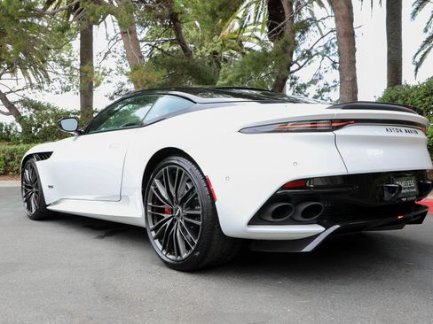 Used 2023 Aston Martin DBS Coupe RWD image 32