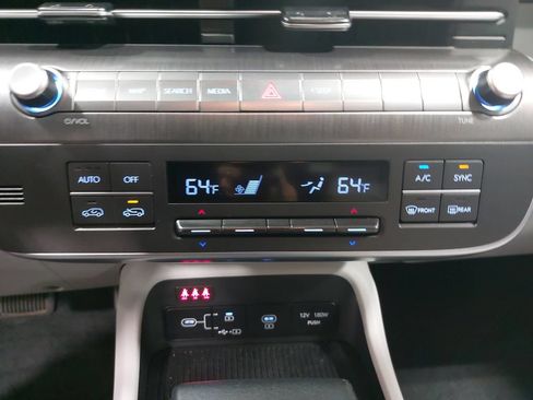 Certified 2025 Hyundai Kona SEL AWD/4WD image 20