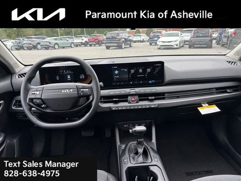 New 2025 Kia K4 LXS image 7