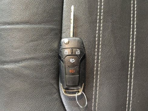 Used 2016 Ford Fusion SE w/ Equipment Group 202A image 32