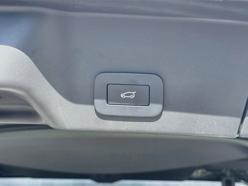Used 2023 Land Rover Range Rover Evoque S AWD/4WD image 13
