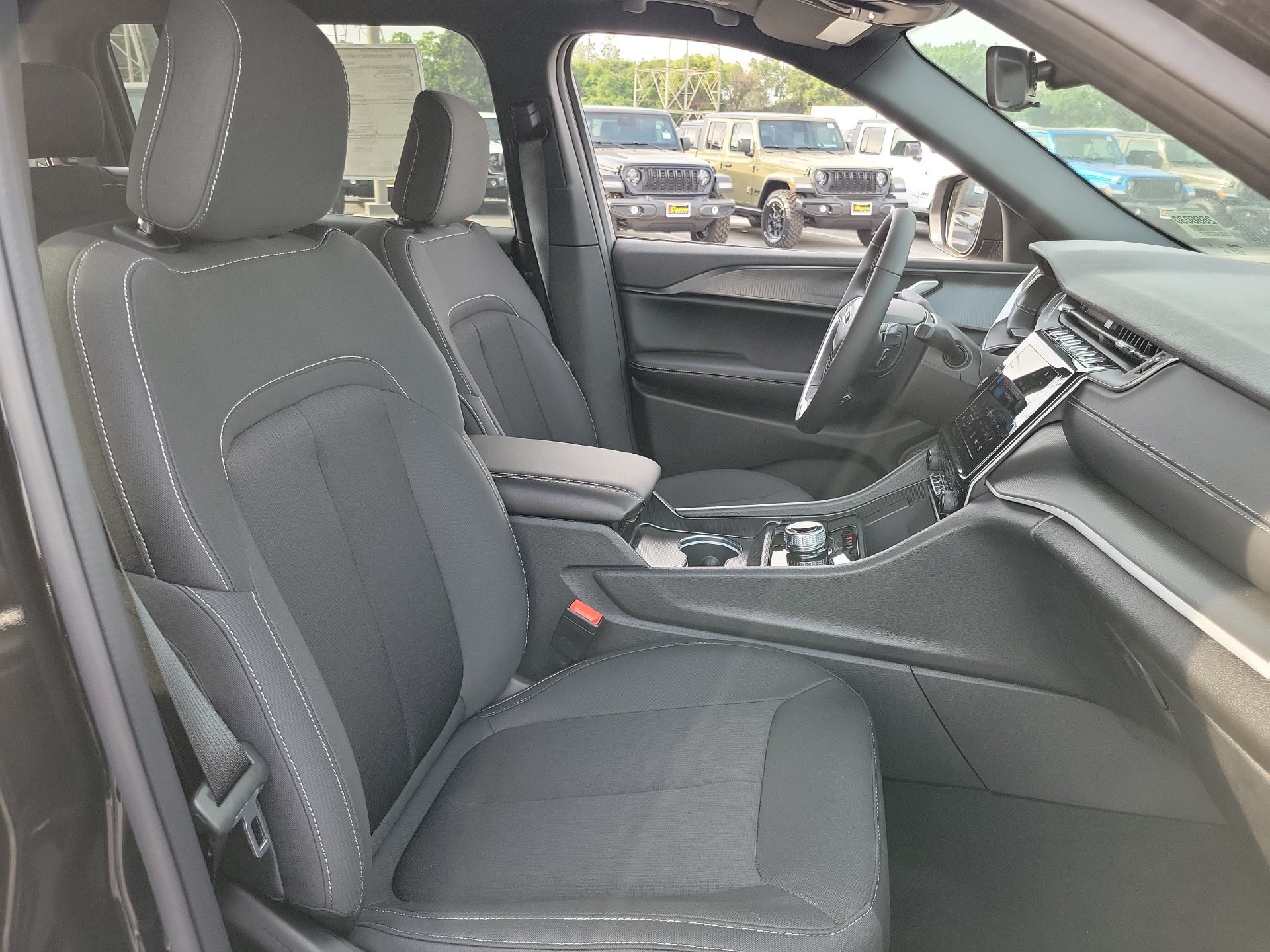 New 2026 Jeep Grand Cherokee L 4WD image 14