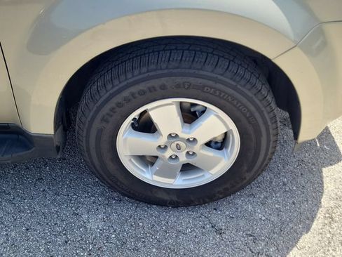 Used 2011 Ford Escape XLS w/ 101A Rapid Spec Order Code AWD/4WD image 7