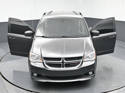 Used 2020 Dodge Grand Caravan SXT image 39