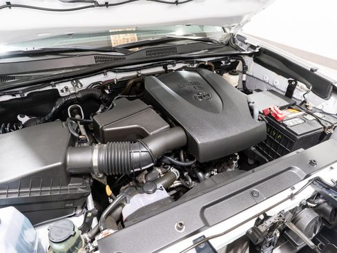 Used 2023 Toyota Tacoma SR5 w/ Technology Package RWD image 33