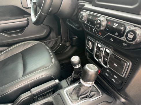 Used 2020 Jeep Gladiator Sport w/ Quick Order Package 24S image 16