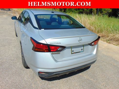 Used 2026 Nissan Altima 2.5 SV FWD image 10