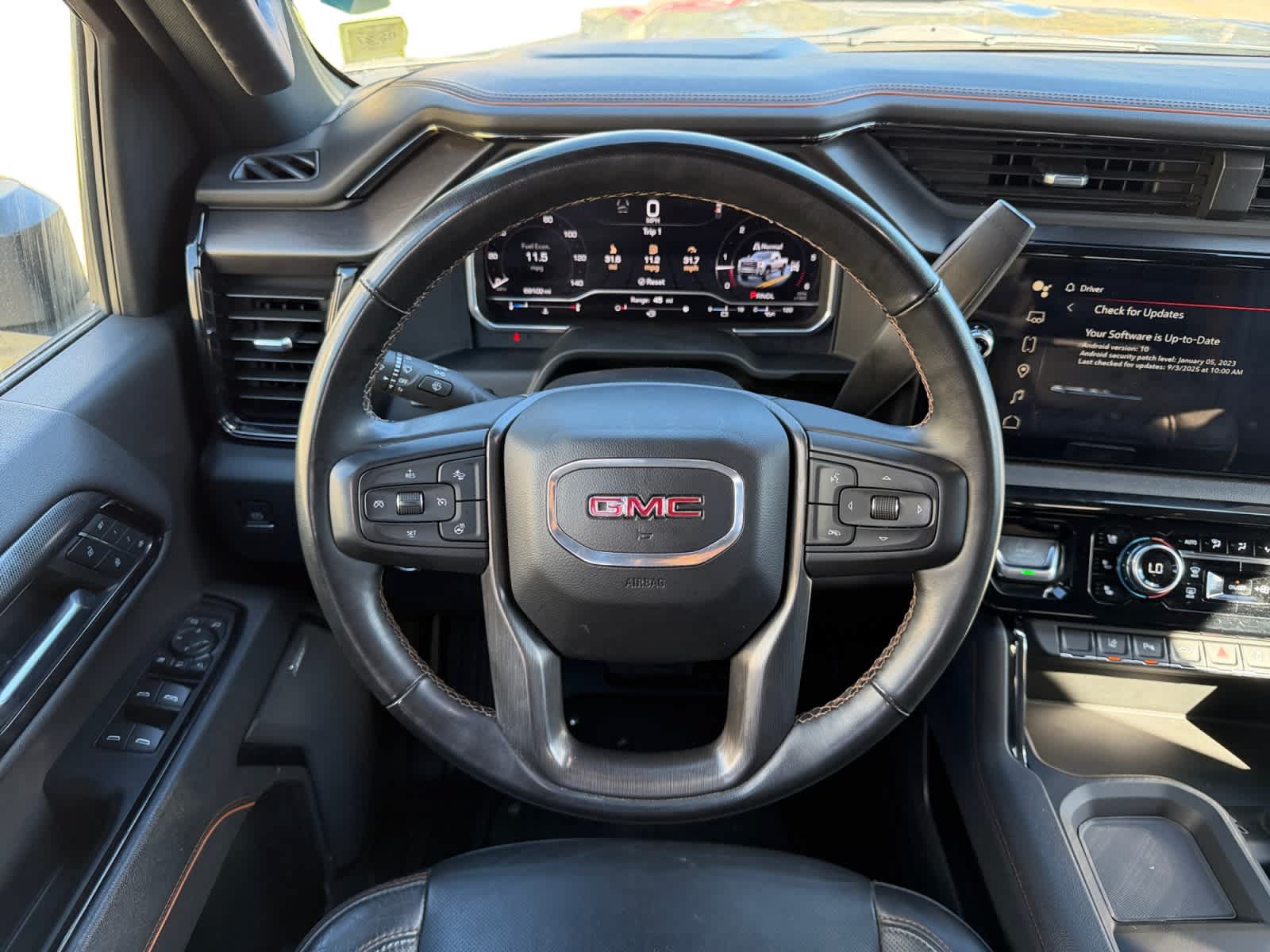 Used 2024 GMC Sierra 2500 AT4 w/ Technology Package AWD/4WD image 11