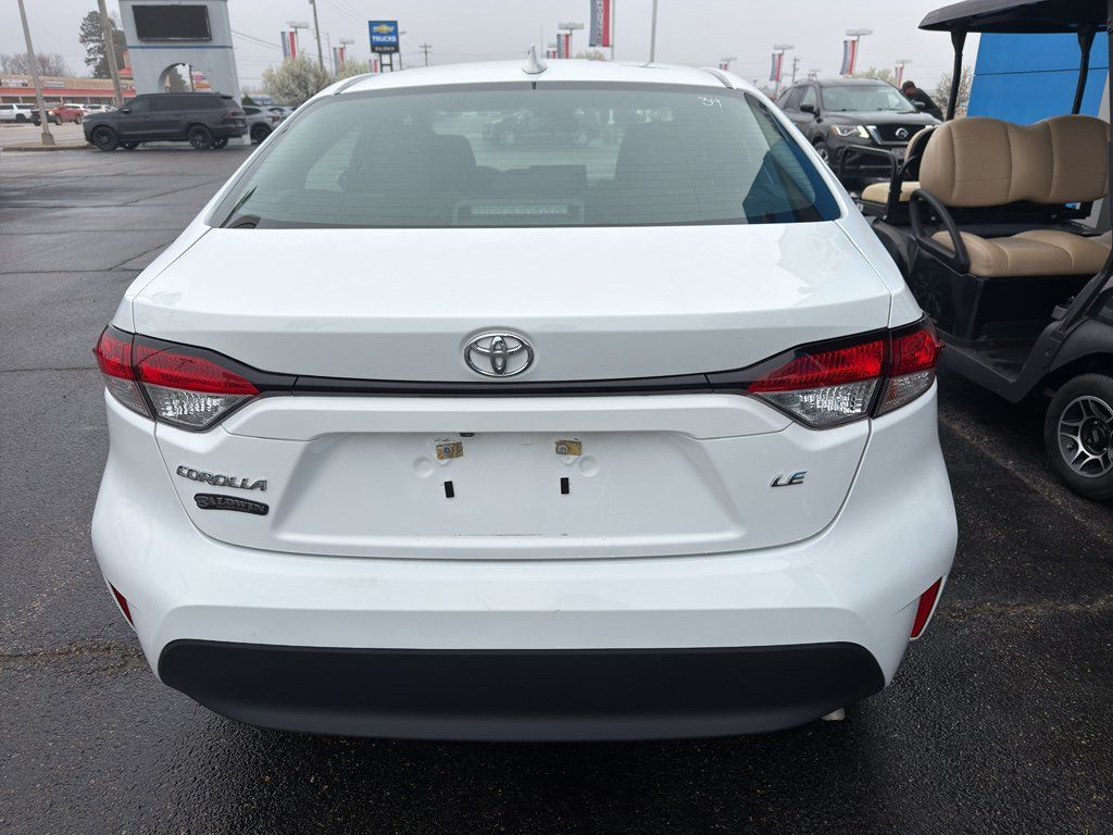 Used 2024 Toyota Corolla LE FWD image 5