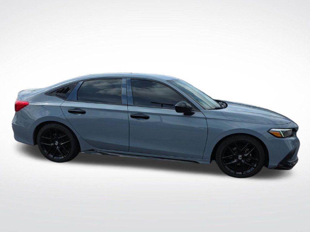 Used 2022 Honda Civic Sport image 4