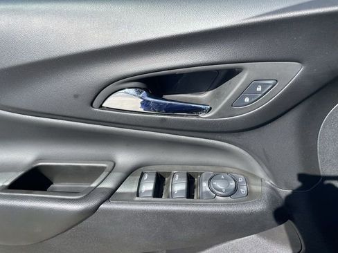 Used 2024 Chevrolet Equinox LT FWD image 22