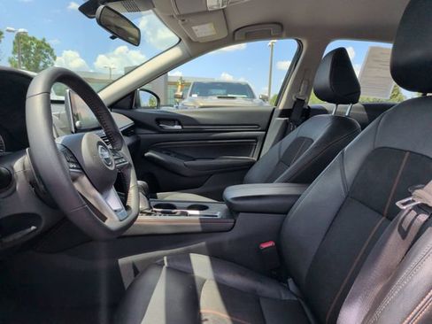 Used 2022 Nissan Altima 2.5 SR FWD image 15