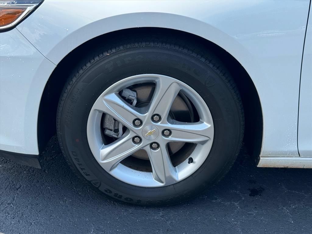 Used 2021 Chevrolet Malibu LS w/ LPO, Convenience Package 1 FWD image 9