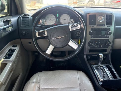 Used 2007 Chrysler 300 Touring L RWD image 3