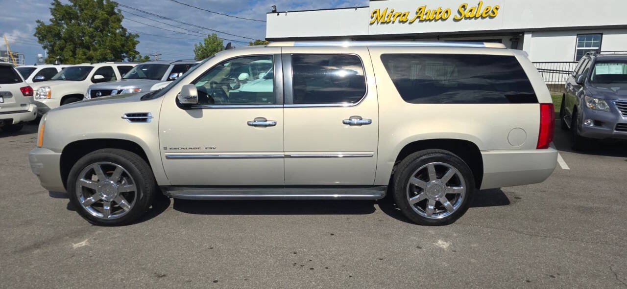 Used 2009 Cadillac Escalade ESV AWD image 2