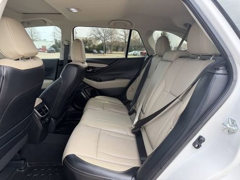 Used 2025 Subaru Outback Limited image 28