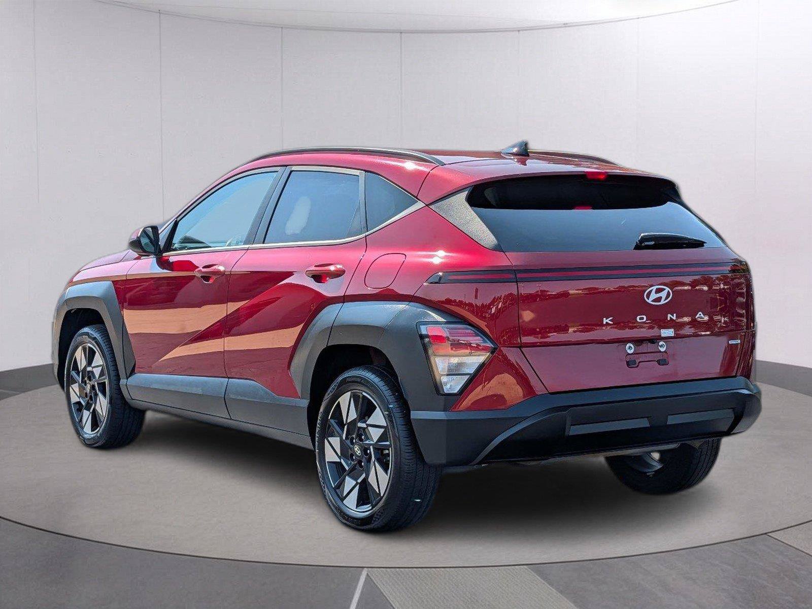 Used 2025 Hyundai Kona SEL AWD/4WD image 3