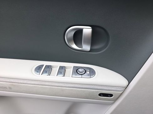 Certified 2023 Hyundai Ioniq 5 Limited w/ Cargo Package image 10