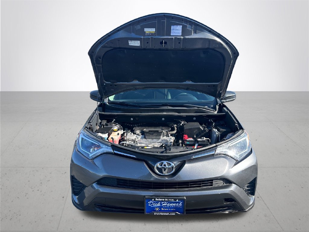 Used 2016 Toyota RAV4 LE AWD/4WD image 4