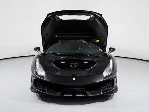 Used 2019 Ferrari 488 Pista Coupe image 8