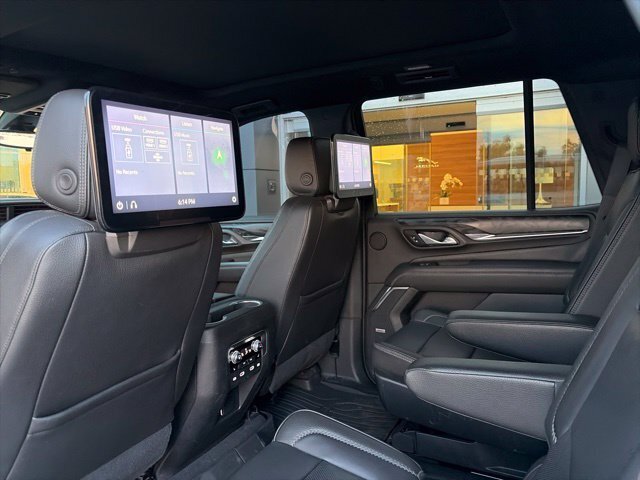 Used 2021 GMC Yukon Denali w/ Denali Premium Package RWD image 7