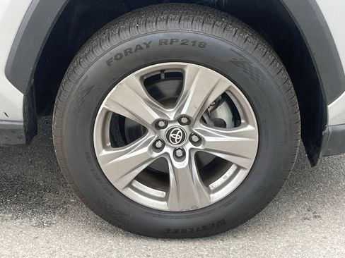 Used 2024 Toyota RAV4 XLE FWD image 32