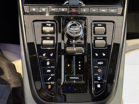 New 2025 Aston Martin DBX 707 image 20