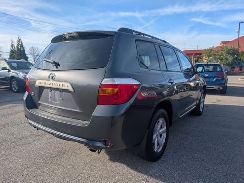 Used 2010 Toyota Highlander SE image 6
