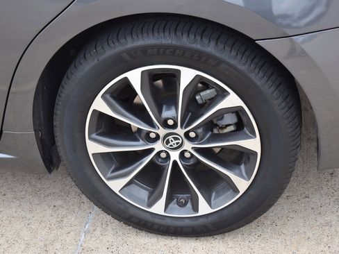 Used 2018 Toyota Avalon XLE Premium image 12