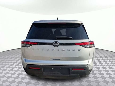 Used 2025 Nissan Pathfinder S FWD image 4