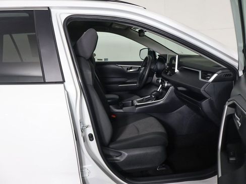 Used 2025 Toyota RAV4 XLE image 28