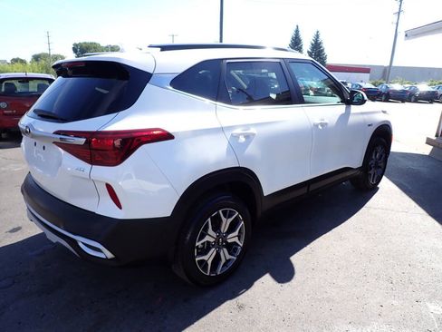 Used 2021 Kia Seltos EX AWD/4WD image 6